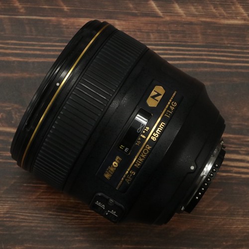 Nikon nikkor f 1 4 - 85, f/1.4