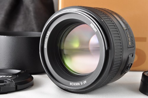 Nikon nikkor 85mm 1 - nikkor, f:1.8
